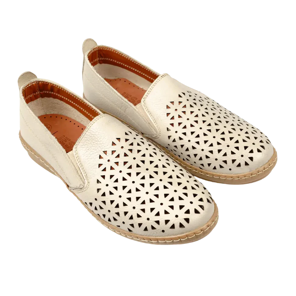Women's Genuine Leather Flat Shoes Model 128 - Comfortable Hand-Stitched Shoes for Everyday Wear